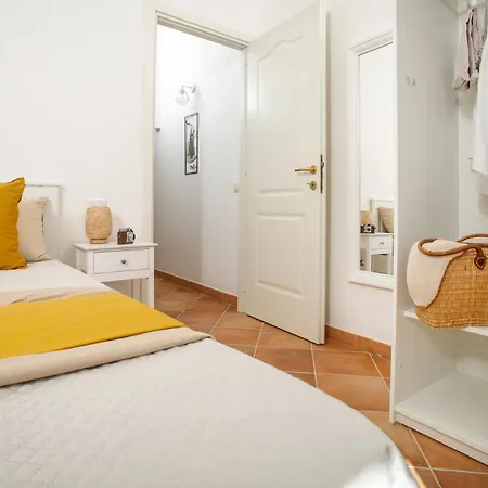 Leone Flat V 15' Palau, 30' Porto Cervo & Private Garden