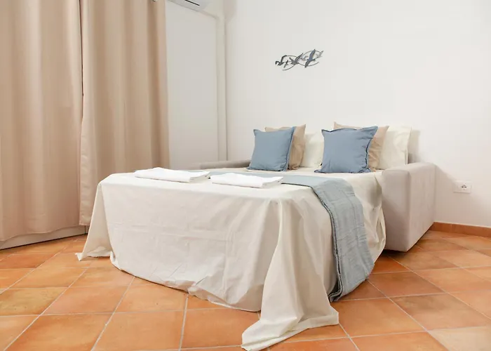 Leone Flat V 15' Palau, 30' Porto Cervo & Private Garden Apartman *